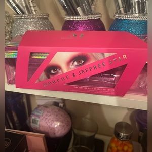 Jeffrey Star 7 piece eye and face brush set